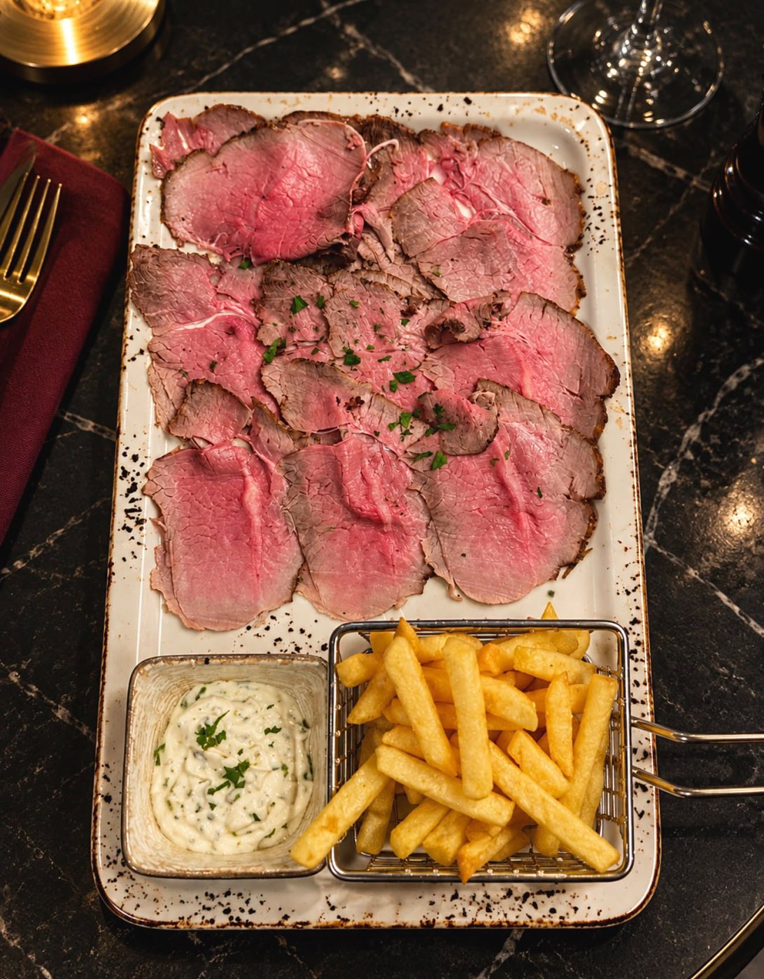 Roast-beef, sauce tartare et frites
